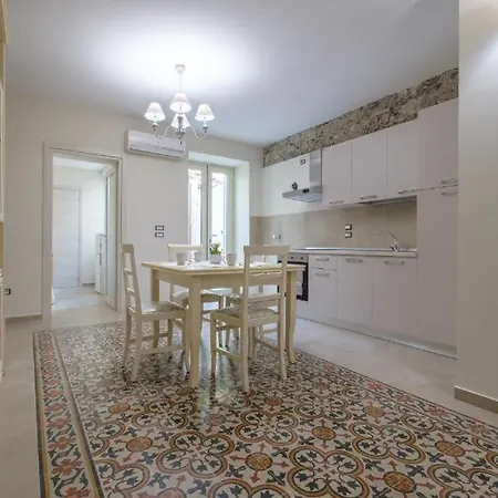 Le Antiche Mura -casa Con Giardino * Milazzo
