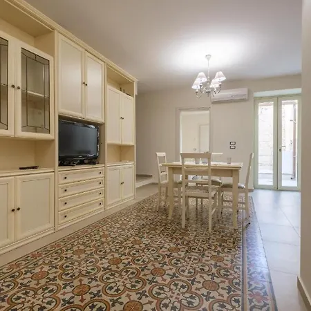 Le Antiche Mura -casa Con Giardino Apartment Milazzo
