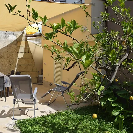 Le Antiche Mura -casa Con Giardino Appartement