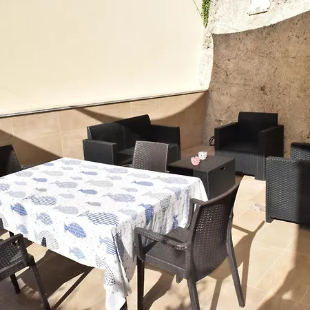 Le Antiche Mura -casa Con Giardino Апартаменты Милаццо