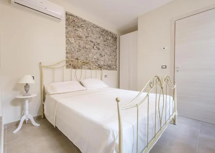 Le Antiche Mura -casa Con Giardino *