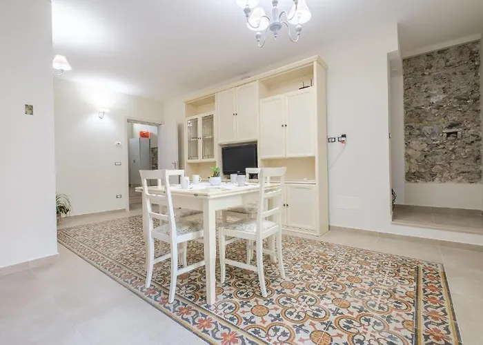 Le Antiche Mura -casa Con Giardino Милаццо