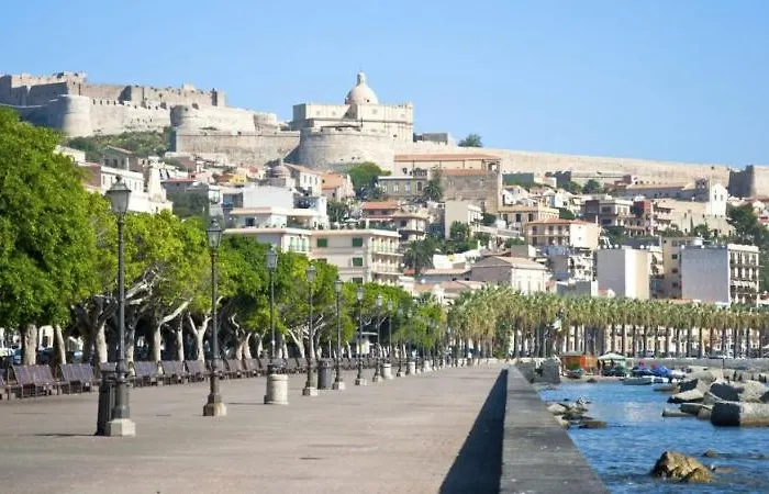 Le Antiche Mura -casa Con Giardino *