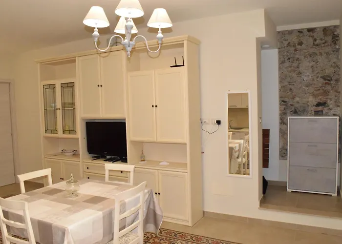 Le Antiche Mura -casa Con Giardino Апартаменты *