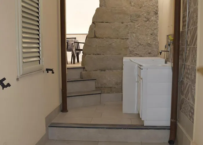 Le Antiche Mura -casa Con Giardino Апартаменты Милаццо